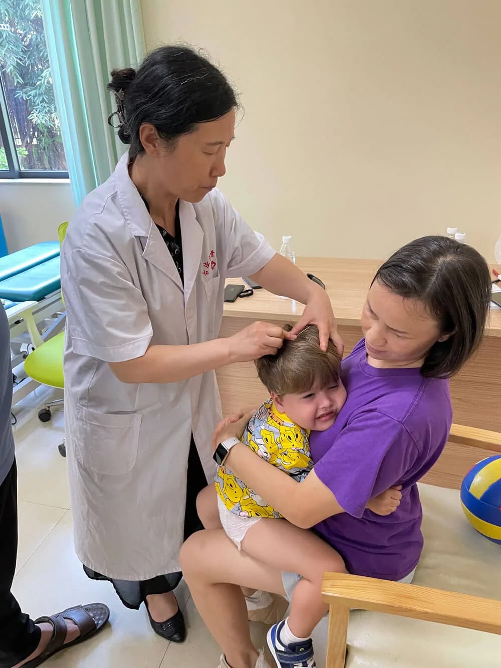 Acupuncture session at NeuroLife China — Huizhou clinic