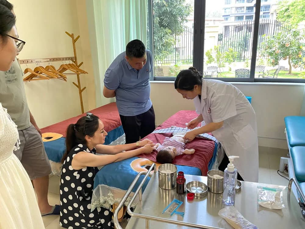 Acupuncture session at NeuroLife China — Huizhou clinic